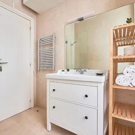 شقة Spacious In The Perfect Location, By Timecooler *