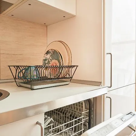 Spacious In The Perfect Location, By Timecooler شقة Lisboa