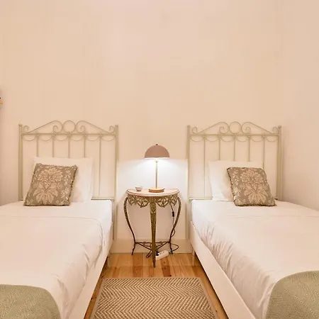 Spacious In The Perfect Location, By Timecooler * ליסבון