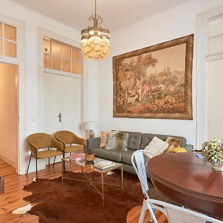 Spacious In The Perfect Location, By Timecooler Apartmán