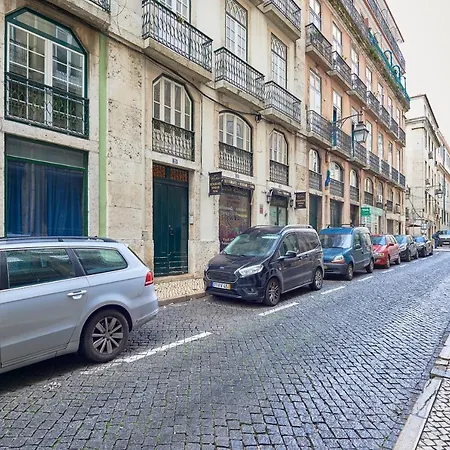 Spacious In The Perfect Location, By Timecooler Apartmán