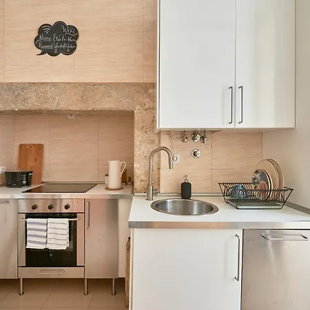 Spacious In The Perfect Location, By Timecooler *